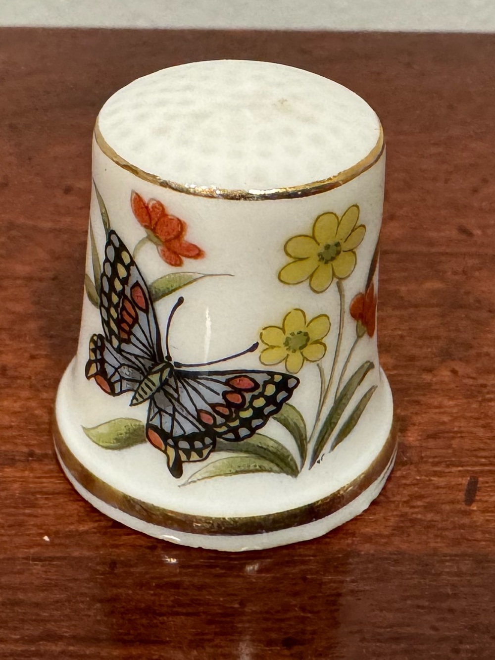 🌷Vintage Butterfly and Floral Thimble Made in Japan